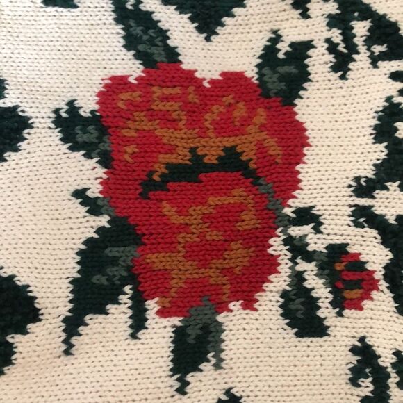 Off white cotton blend knitted floral motif Sweater by Nuggets, red roses - Picture 8 of 8